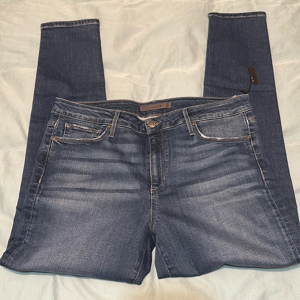NWT Joe’s jeans medium/dark wash jean